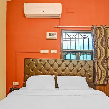 Oyo 7498 Hotel Aparajita Варанаси Екстериор снимка
