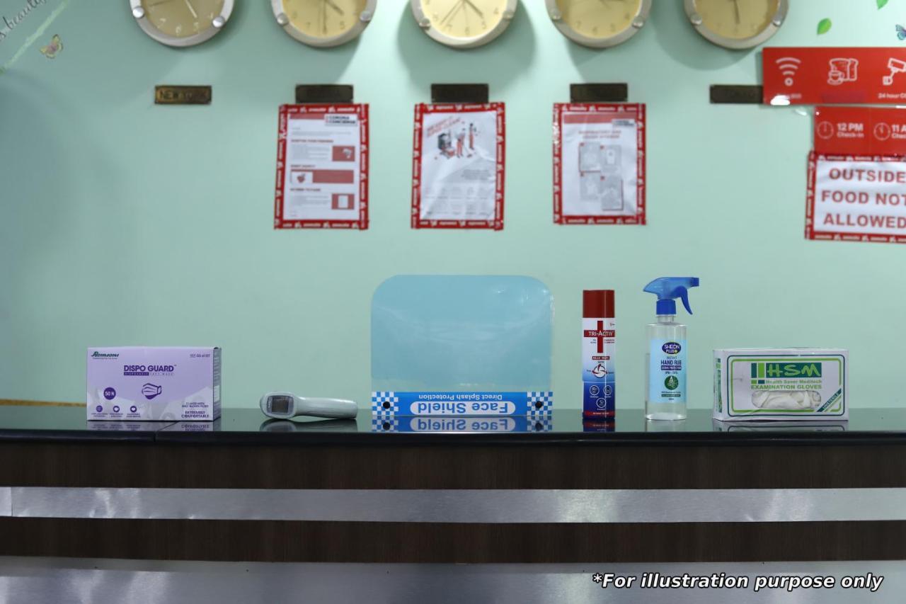 Oyo 7498 Hotel Aparajita Варанаси Екстериор снимка
