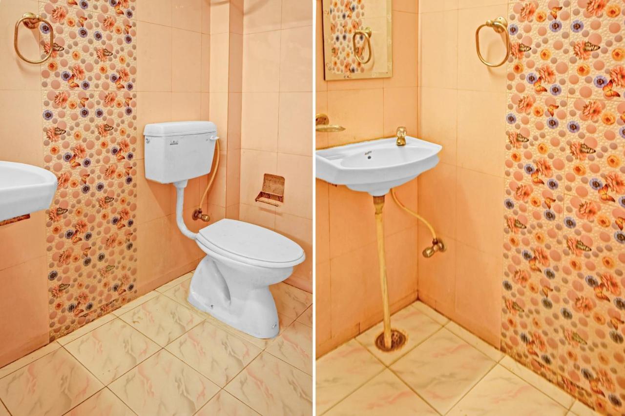 Oyo 7498 Hotel Aparajita Варанаси Екстериор снимка